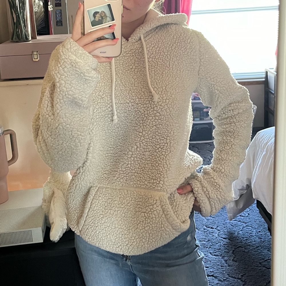 Hollister Off-white/Cream Women’s Sherpa Hoodie